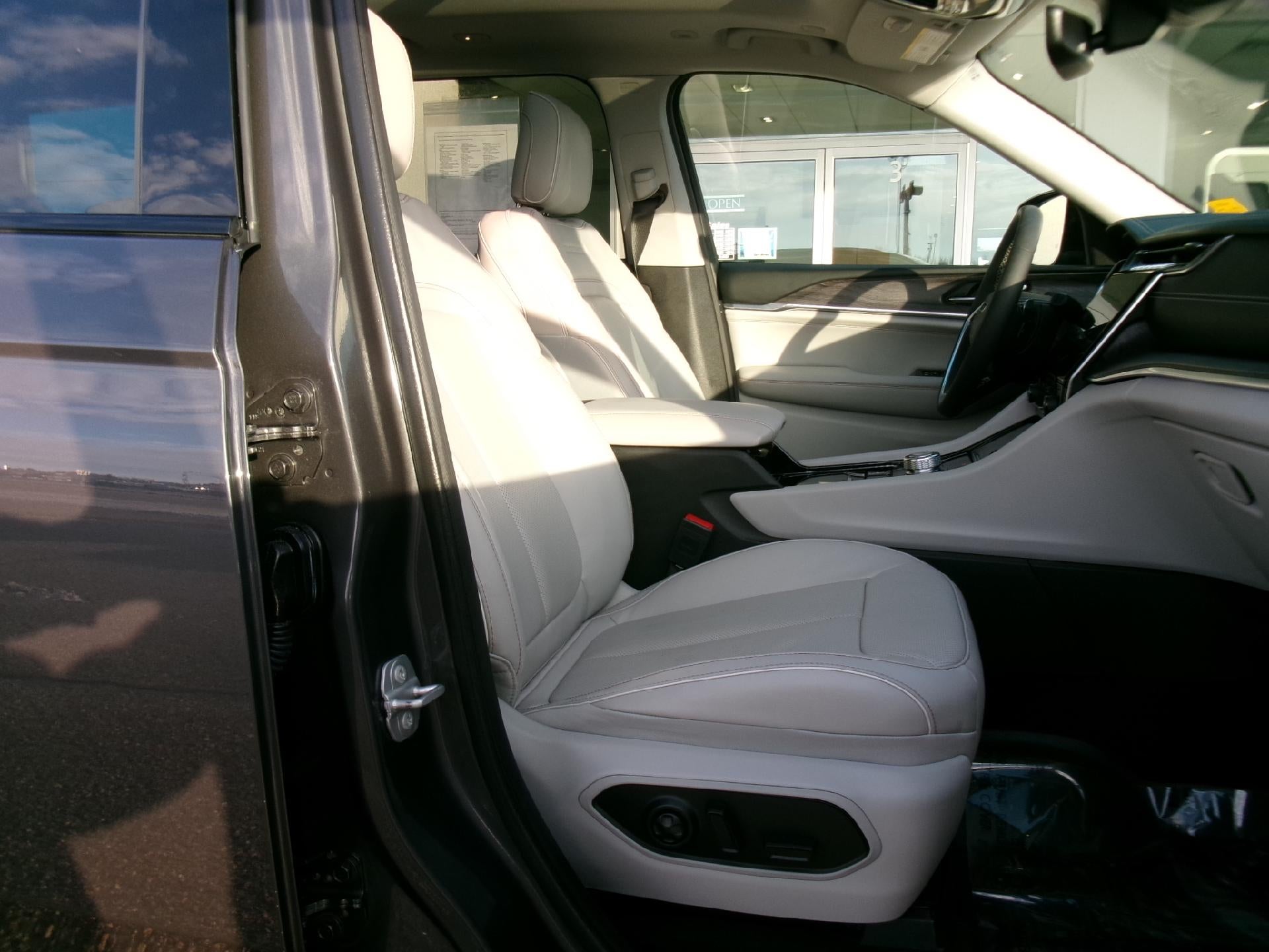 2023 Jeep Grand Cherokee L Overland 4x4