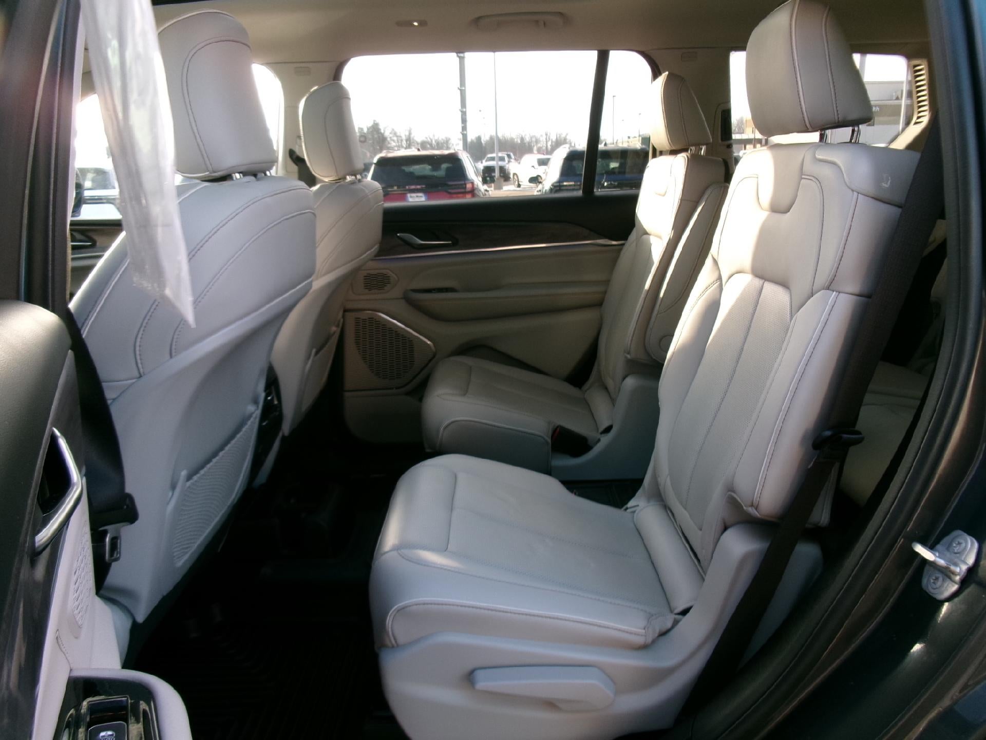 2023 Jeep Grand Cherokee L Overland 4x4