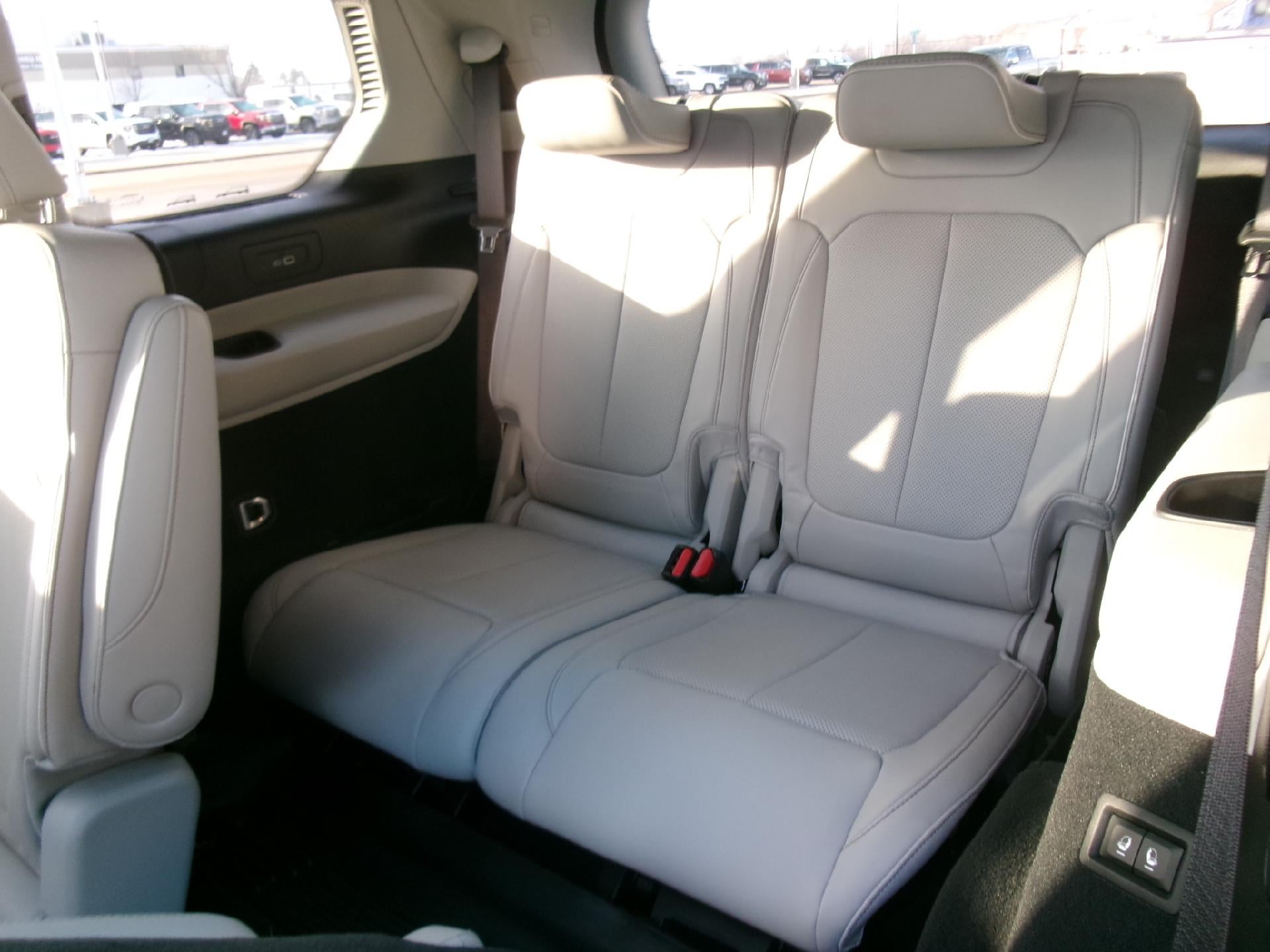 2023 Jeep Grand Cherokee L Overland 4x4