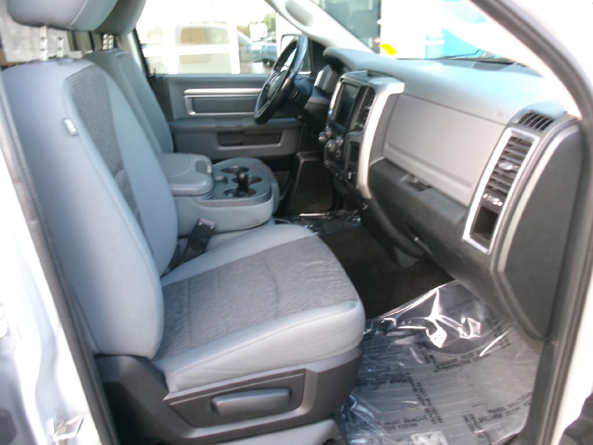 2015 RAM 1500 4WD Crew Cab 5.7 Ft Box Big Horn