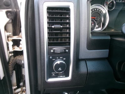 2015 RAM 1500 4WD Crew Cab 5.7 Ft Box Big Horn