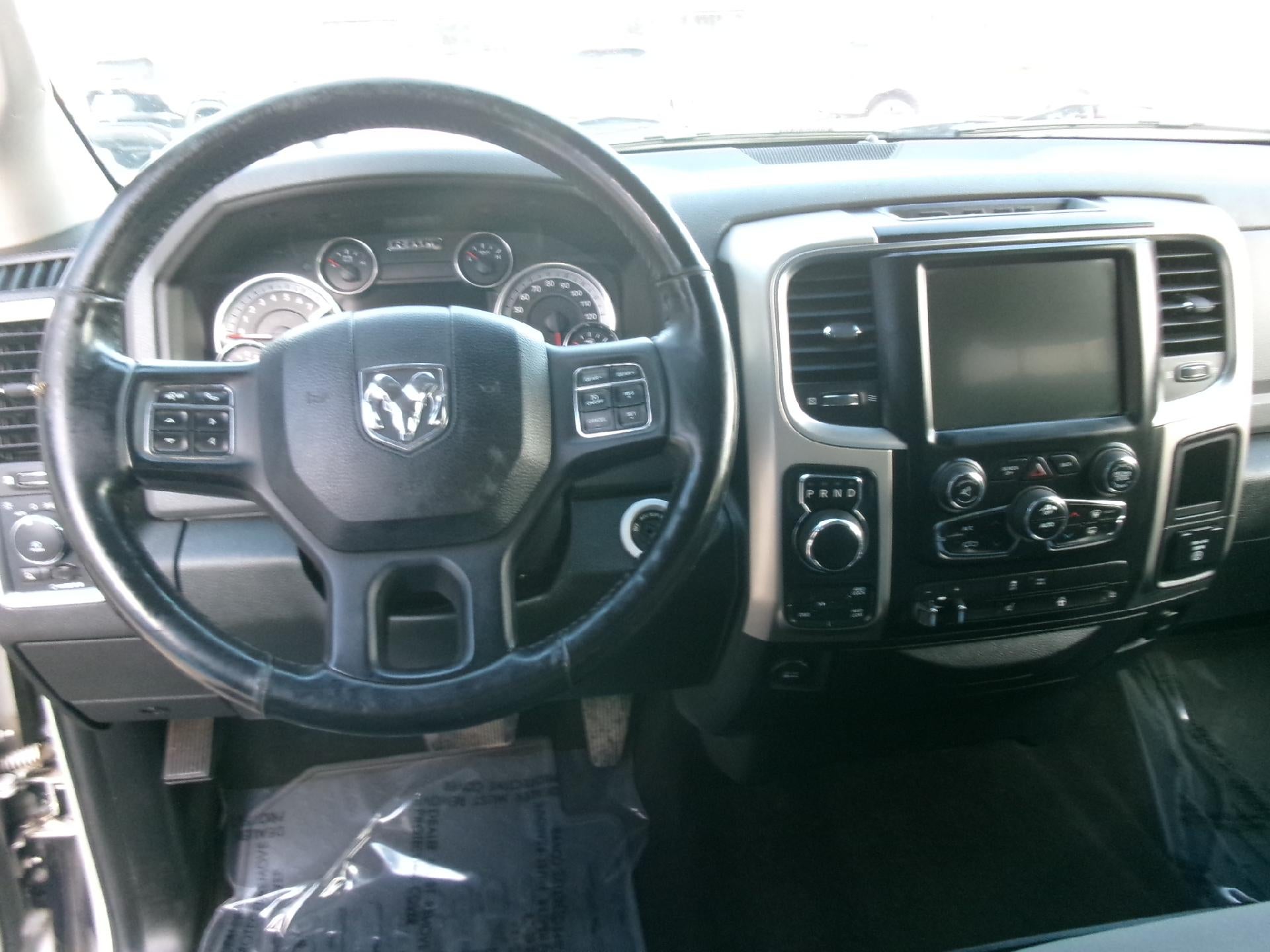 2015 RAM 1500 4WD Crew Cab 5.7 Ft Box Big Horn