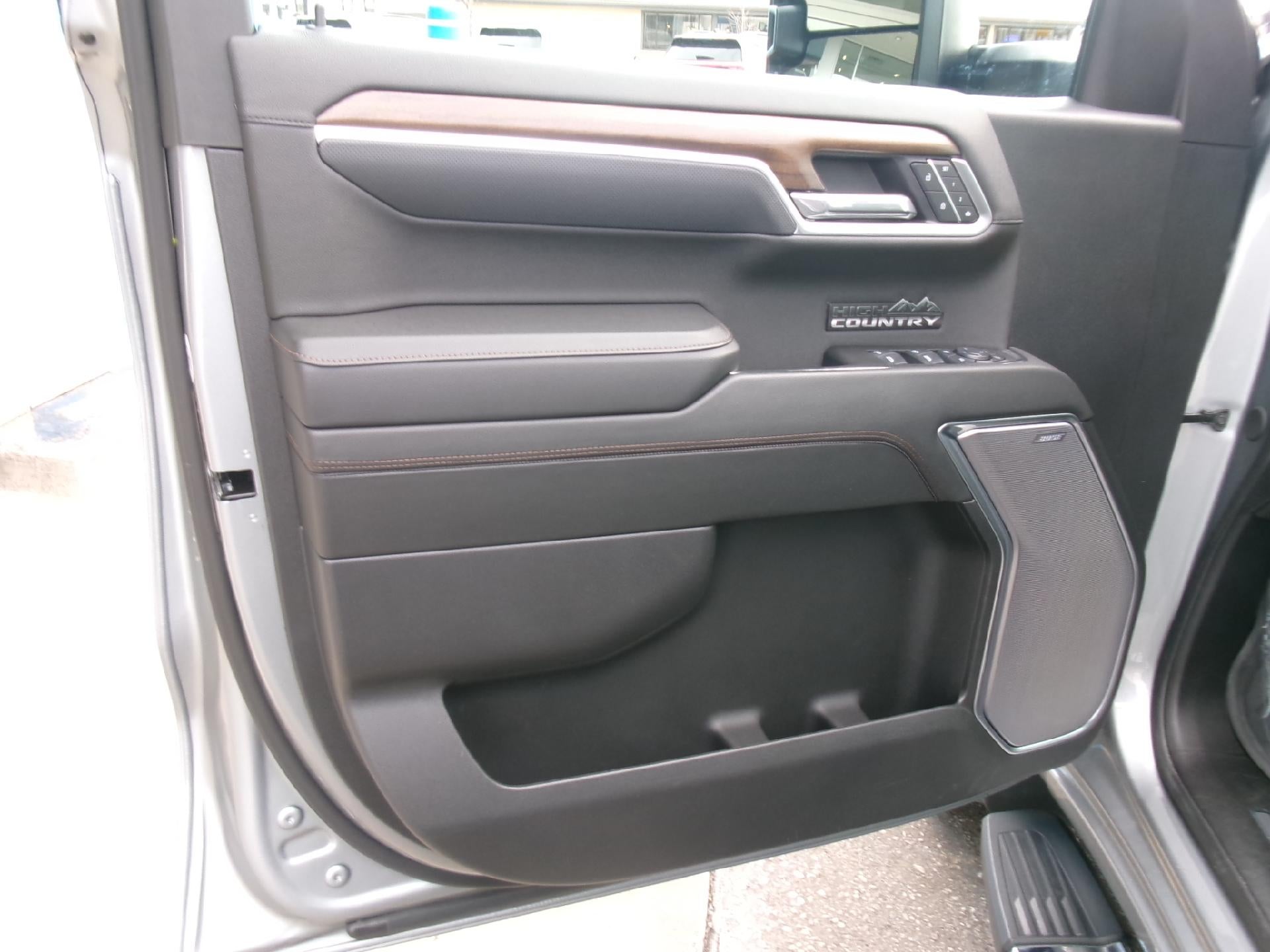 2025 Chevrolet Silverado 1500 Crew Cab Standard Box 4-Wheel Drive High Country