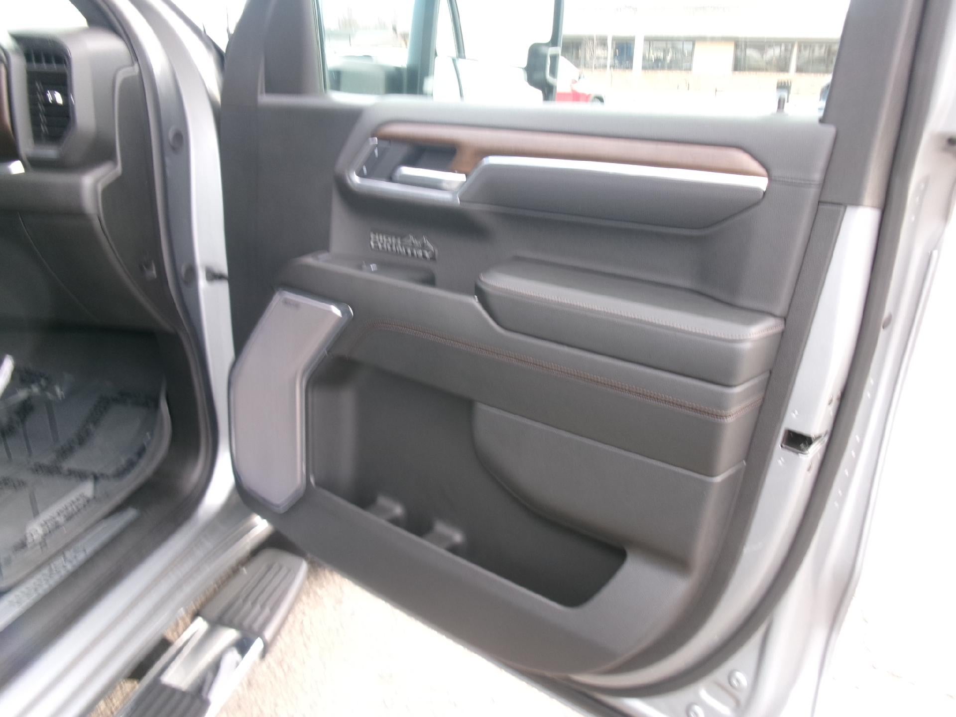 2025 Chevrolet Silverado 1500 Crew Cab Standard Box 4-Wheel Drive High Country