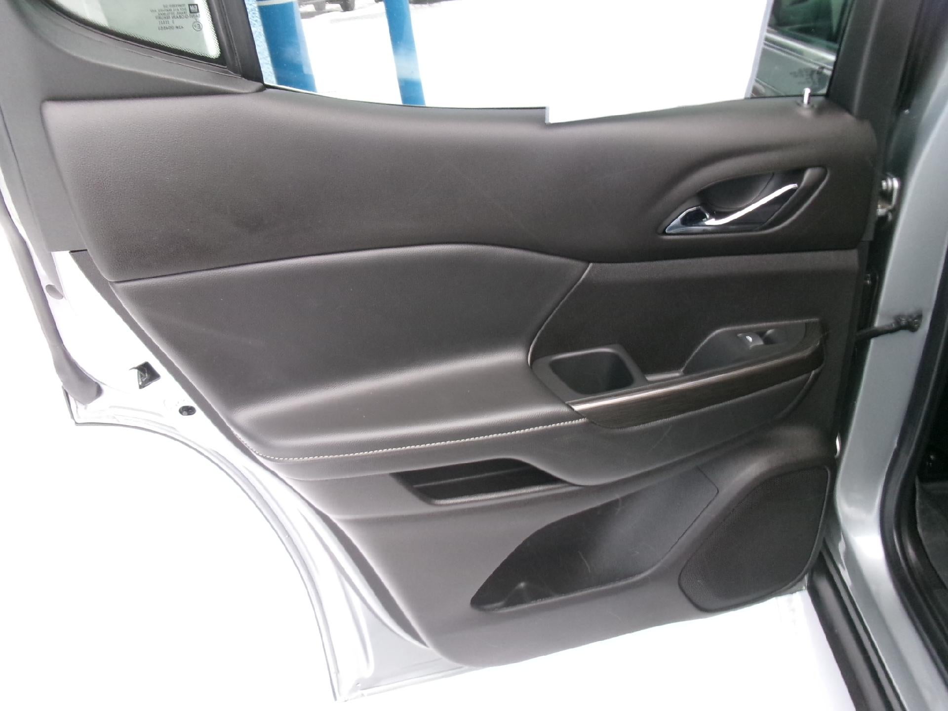 2023 GMC Acadia AWD SLT