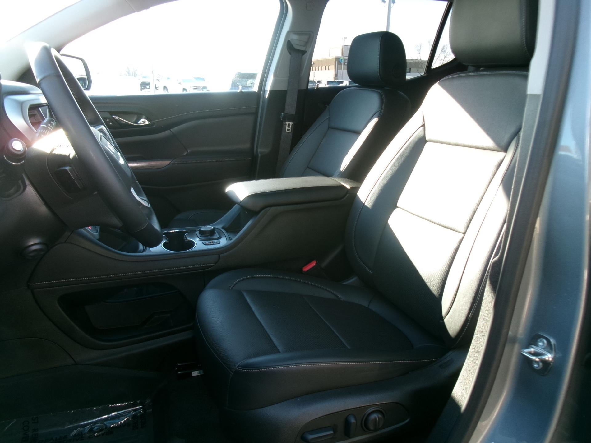 2023 GMC Acadia AWD SLT