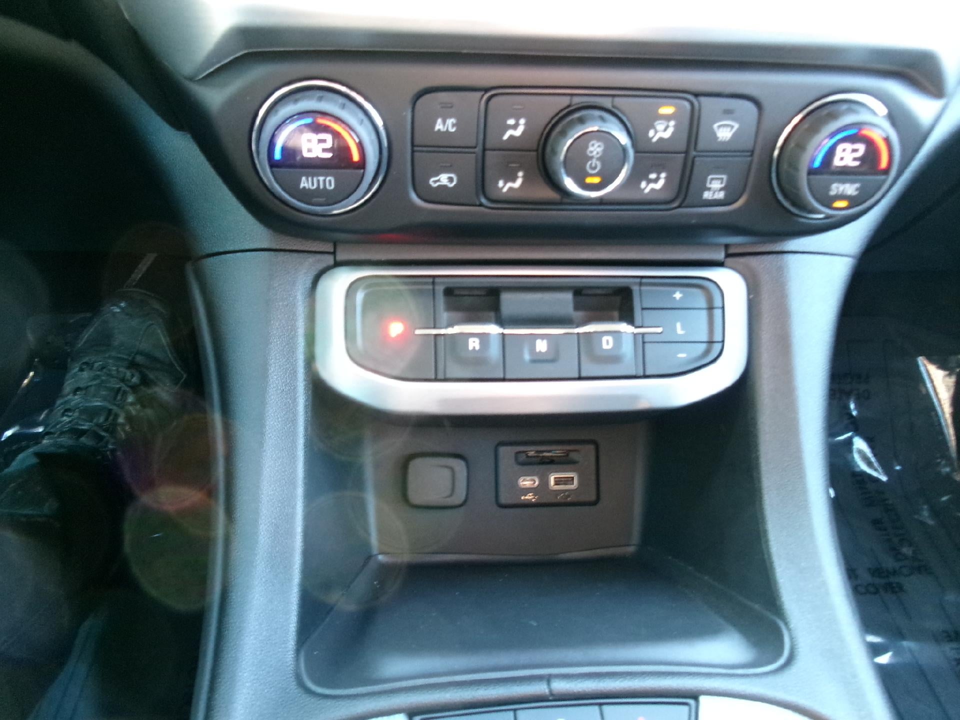 2023 GMC Acadia AWD SLT