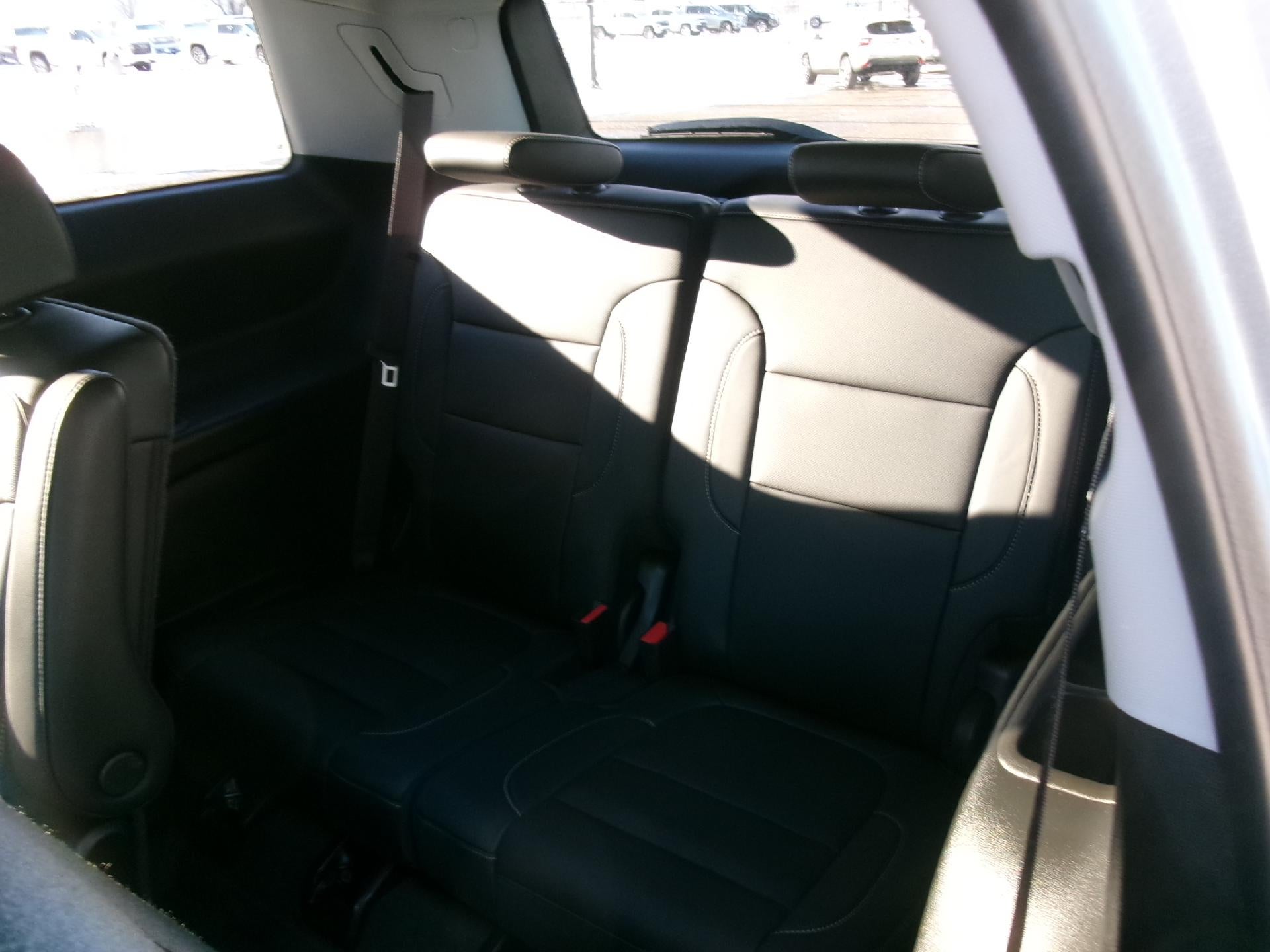 2023 GMC Acadia AWD SLT