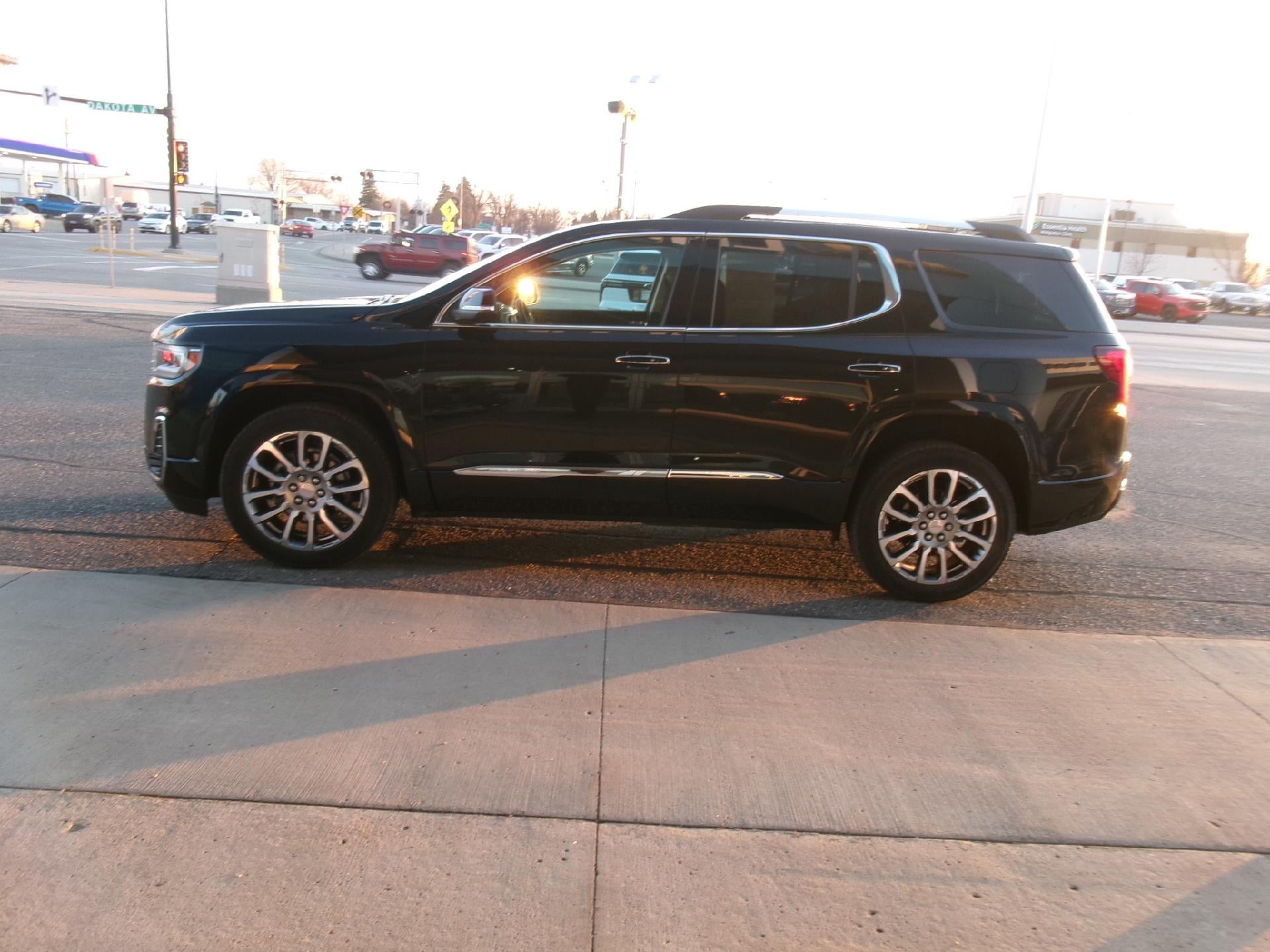 2023 GMC Acadia AWD Denali