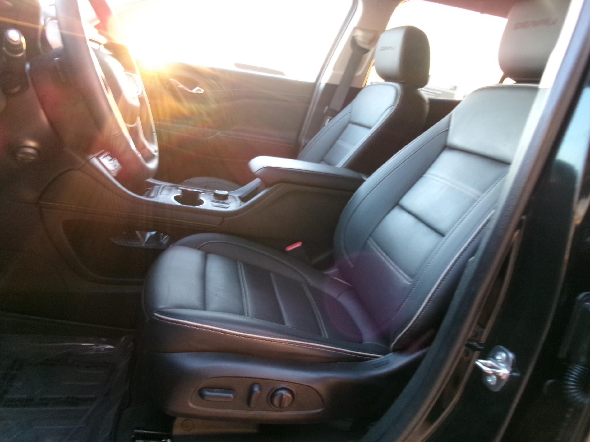 2023 GMC Acadia AWD Denali