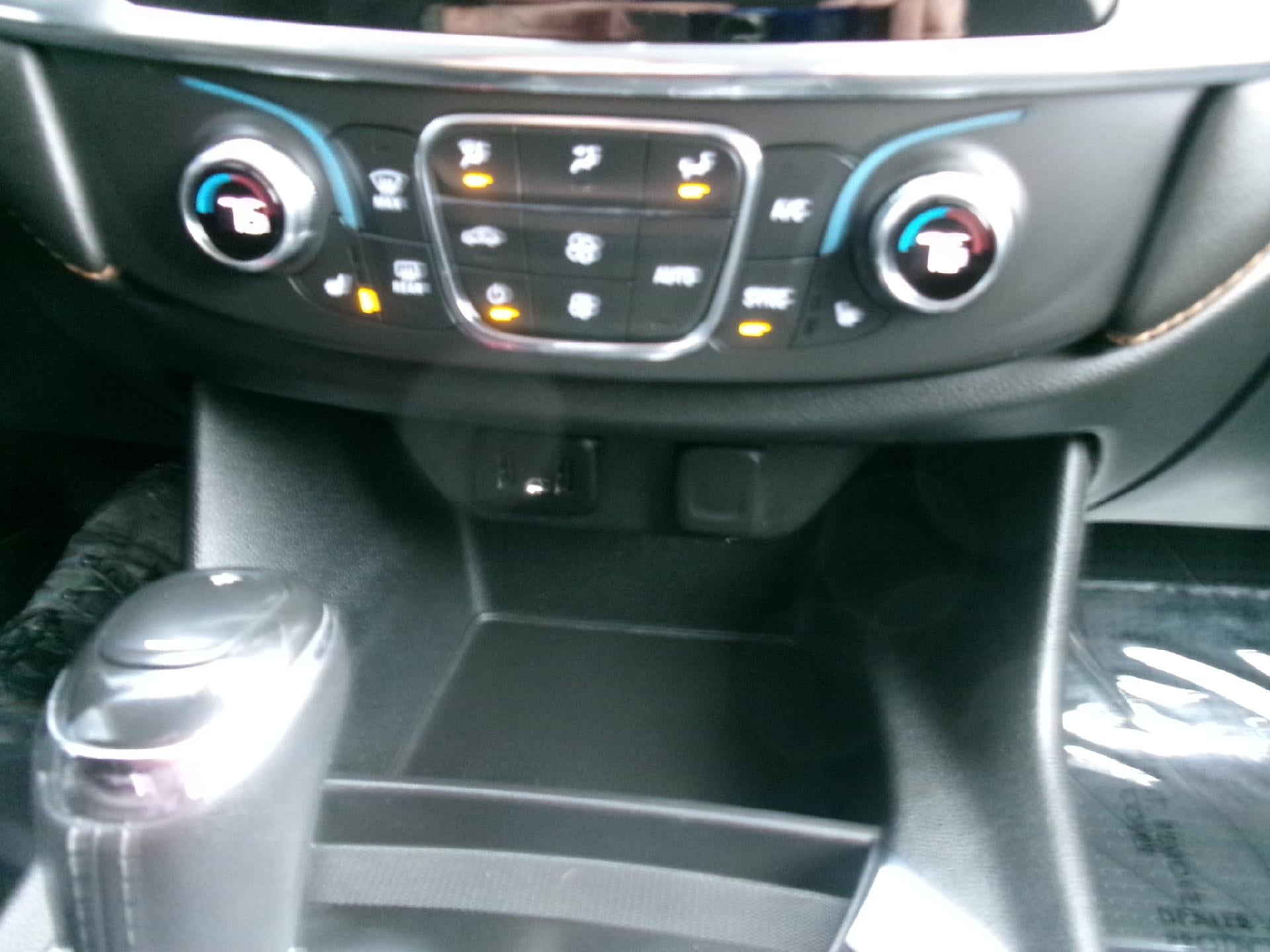 2020 Chevrolet Traverse AWD 1LT