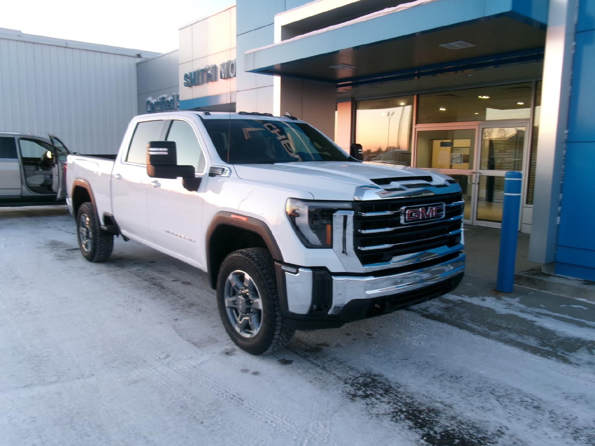 2026 GMC Sierra 3500 HD Crew Cab Standard Box 4-Wheel Drive SLE