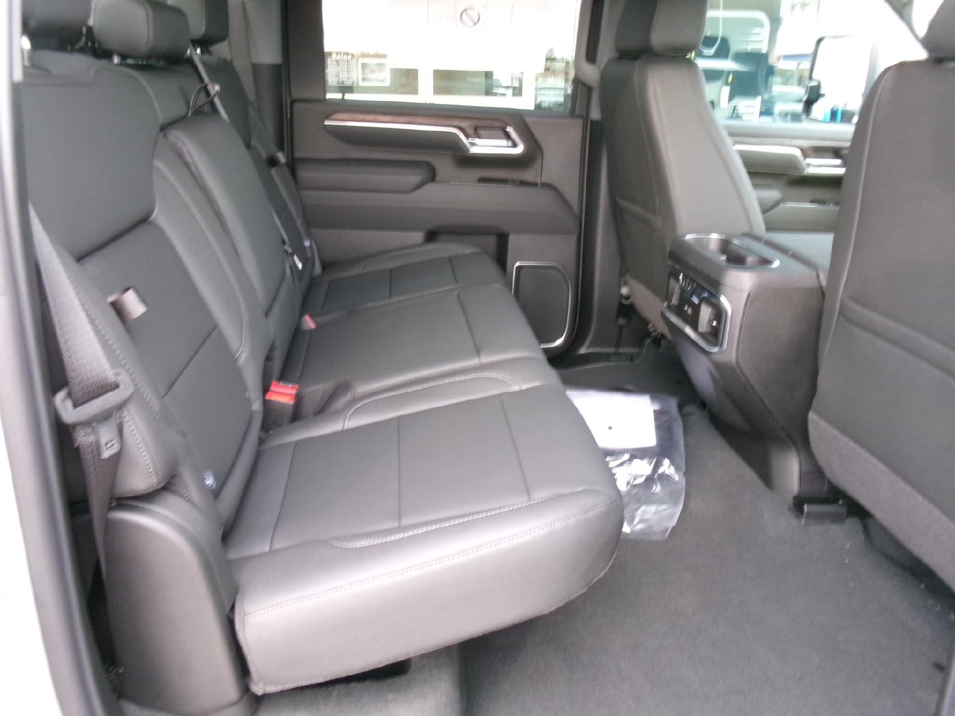 2026 GMC Sierra 3500 HD Crew Cab Standard Box 4-Wheel Drive SLT