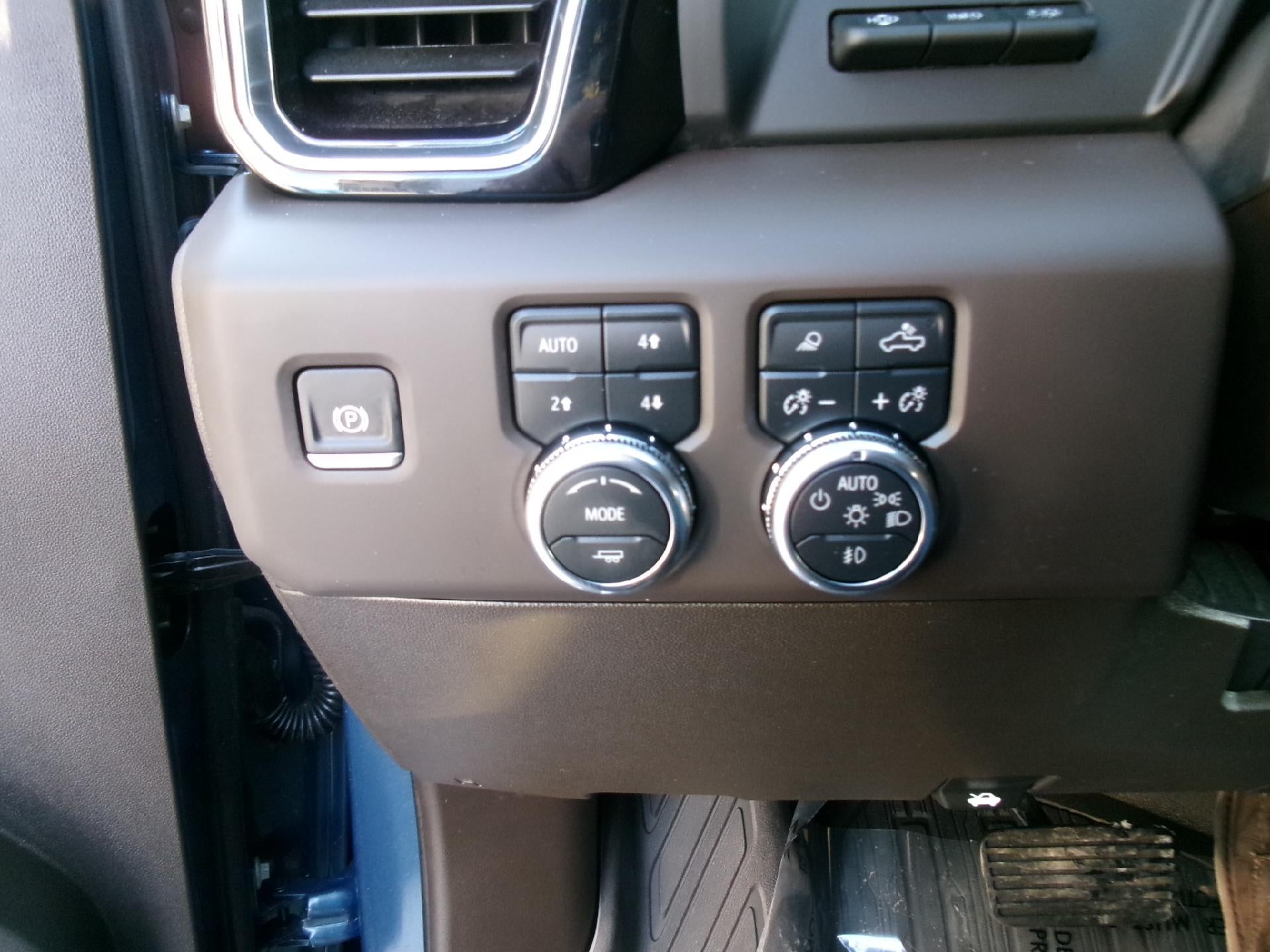 2025 GMC Sierra 3500 HD Crew Cab Standard Box 4-Wheel Drive Denali