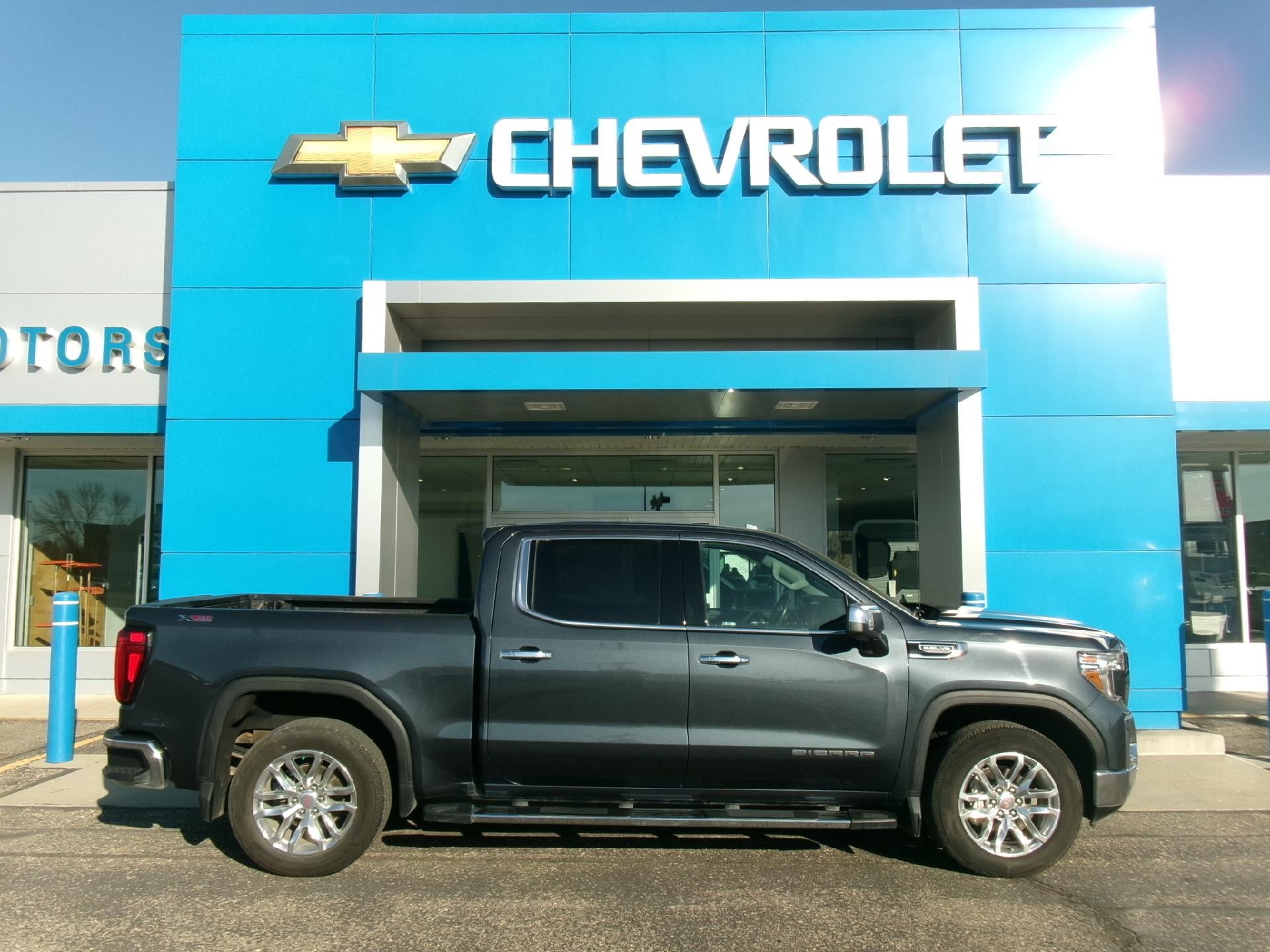 2021 GMC Sierra 1500 Crew Cab Short Box 4-Wheel Drive SLT