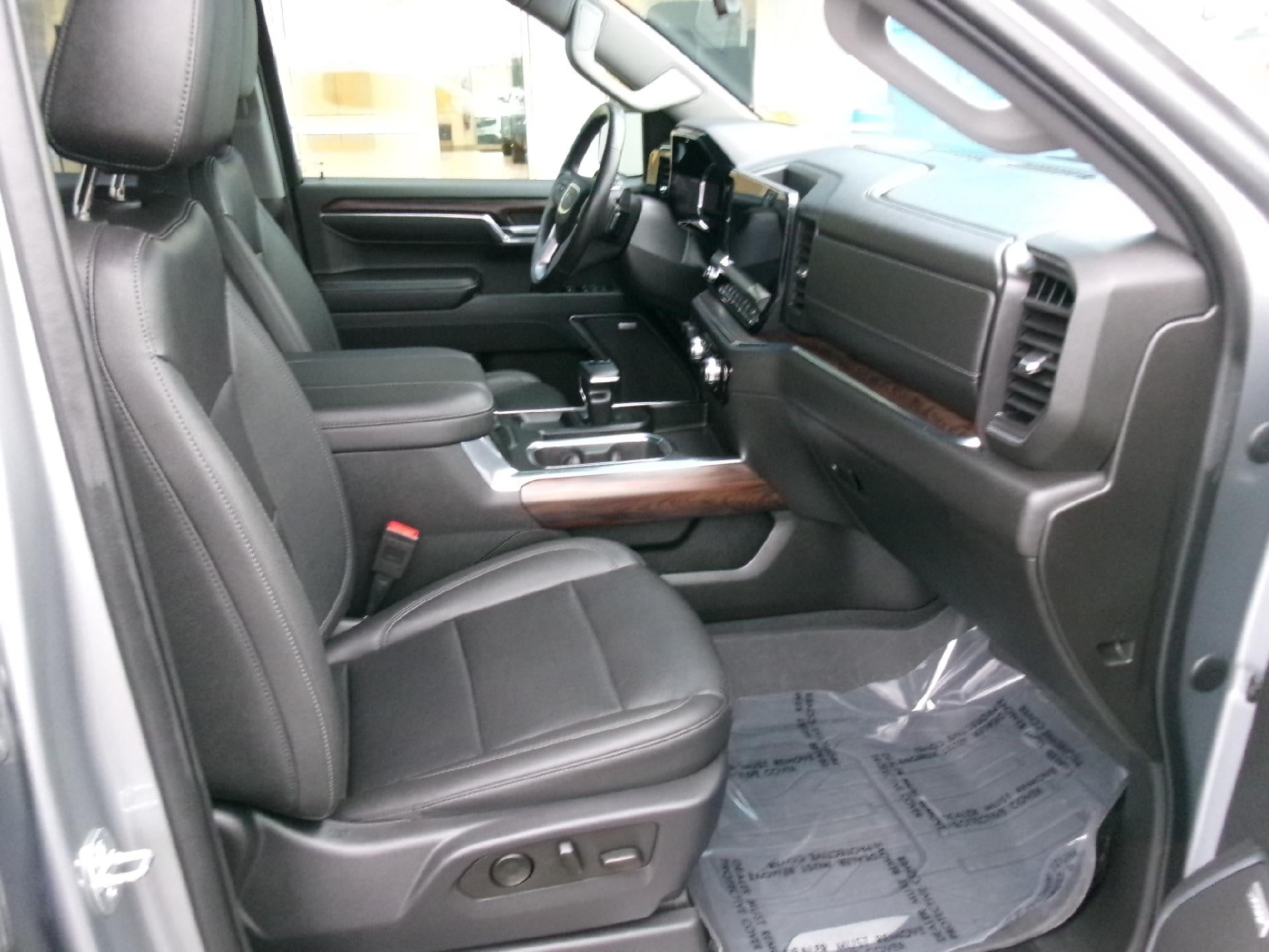 2023 GMC Sierra 1500 Crew Cab Short Box 4-Wheel Drive SLT