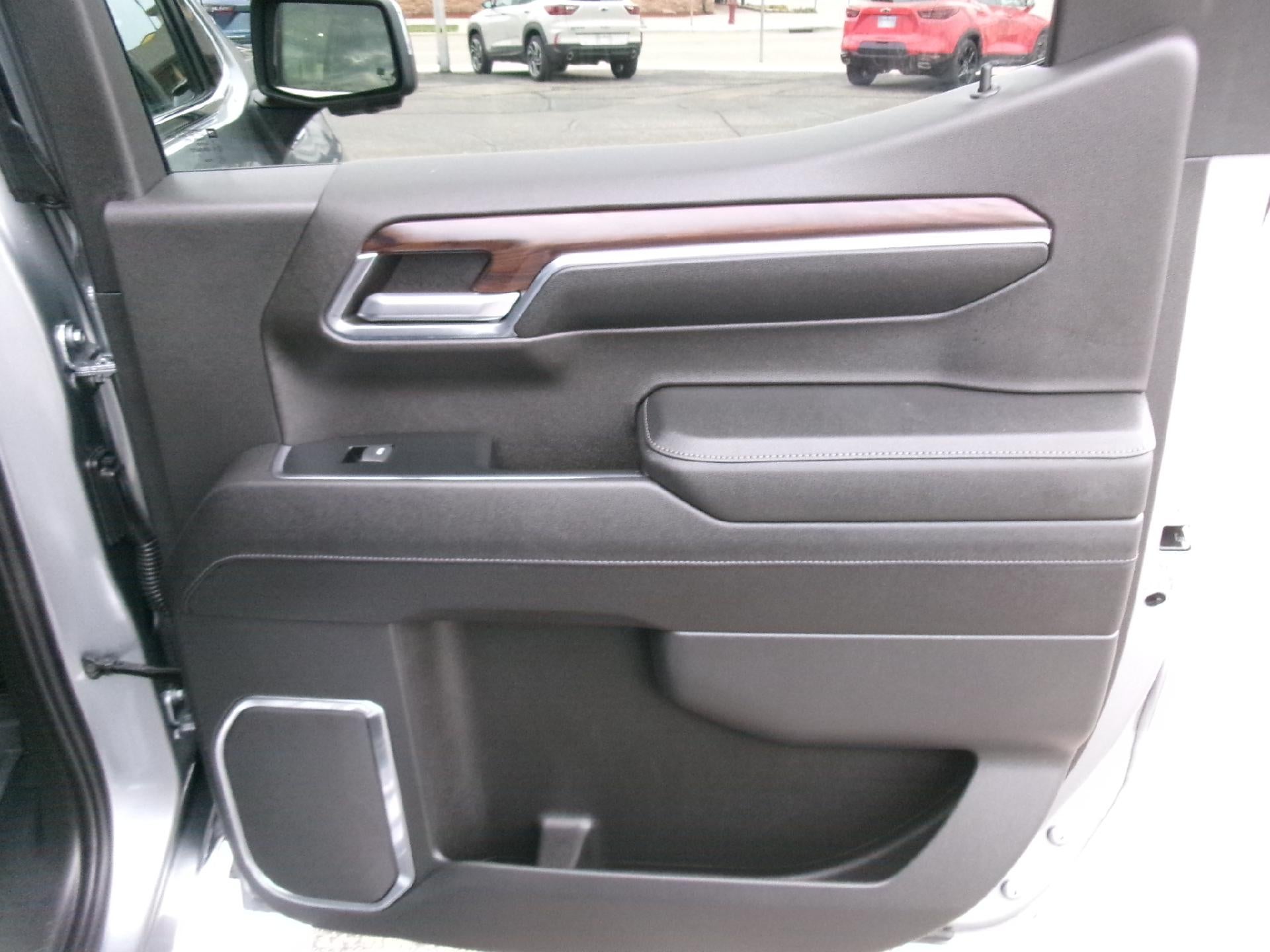 2023 GMC Sierra 1500 Crew Cab Short Box 4-Wheel Drive SLT