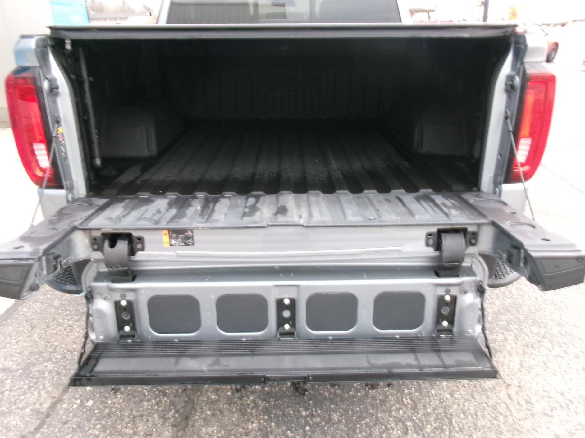 2023 GMC Sierra 1500 Crew Cab Short Box 4-Wheel Drive SLT