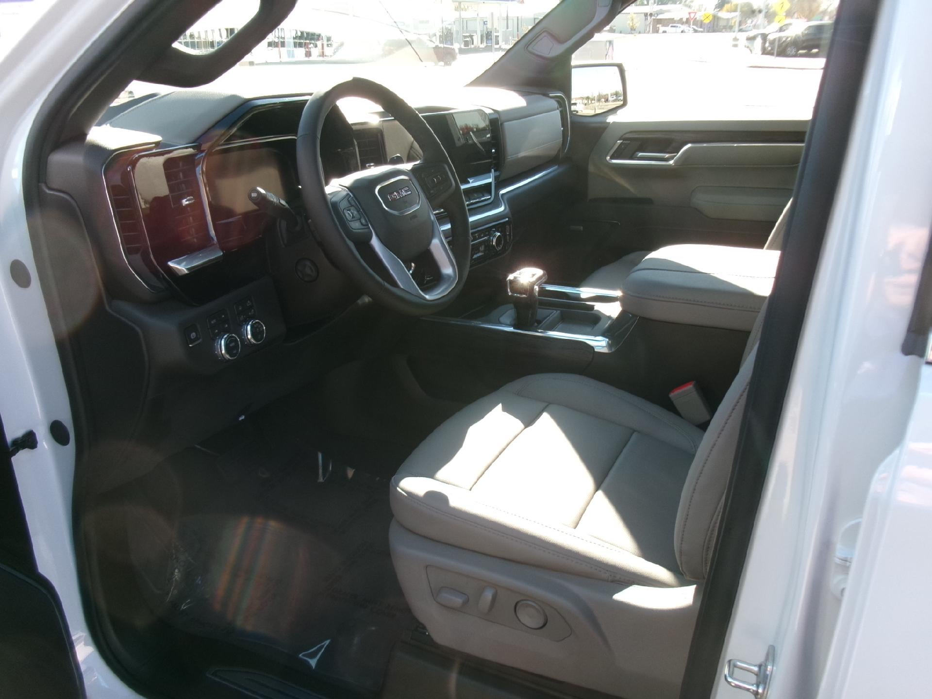 2026 GMC Sierra 1500 Crew Cab Short Box 4-Wheel Drive SLT