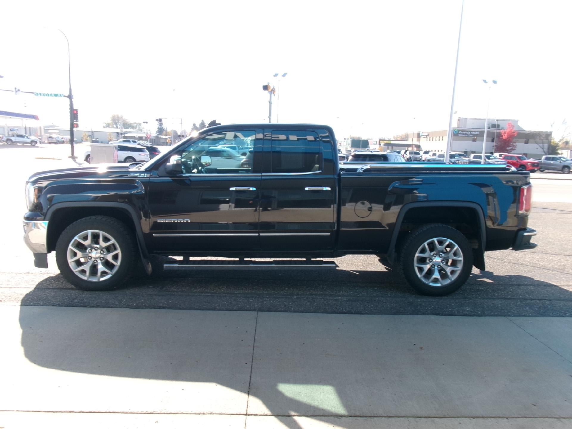 2018 GMC Sierra 1500 Double Cab Standard Box 4-Wheel Drive SLT SLT Premium Package