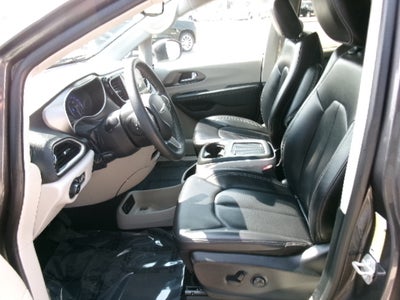 2023 Chrysler Pacifica Touring L FWD