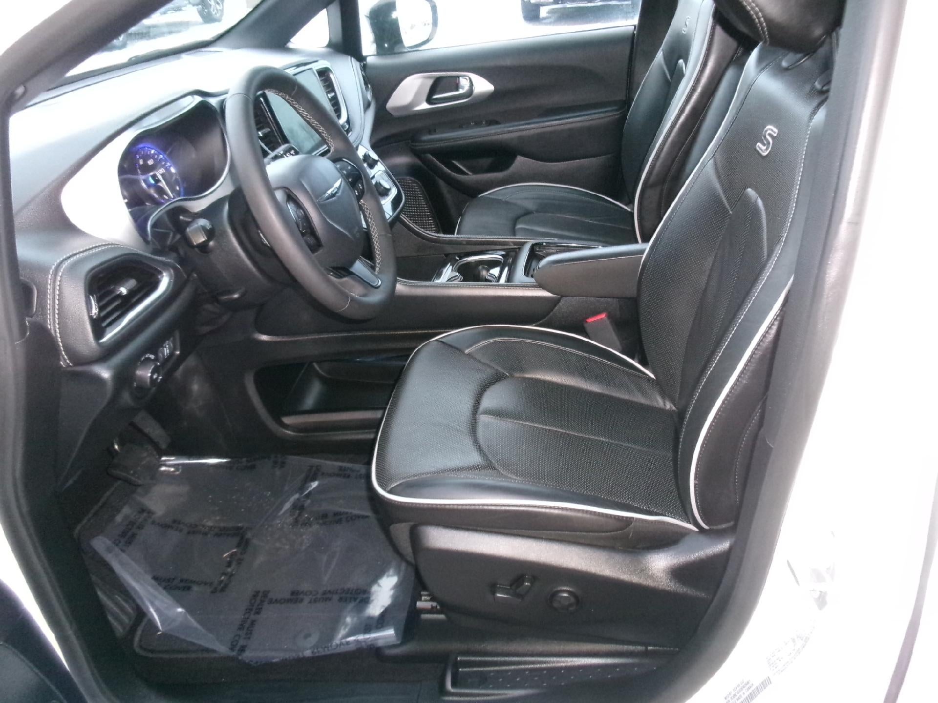 2025 Chrysler Pacifica Limited FWD