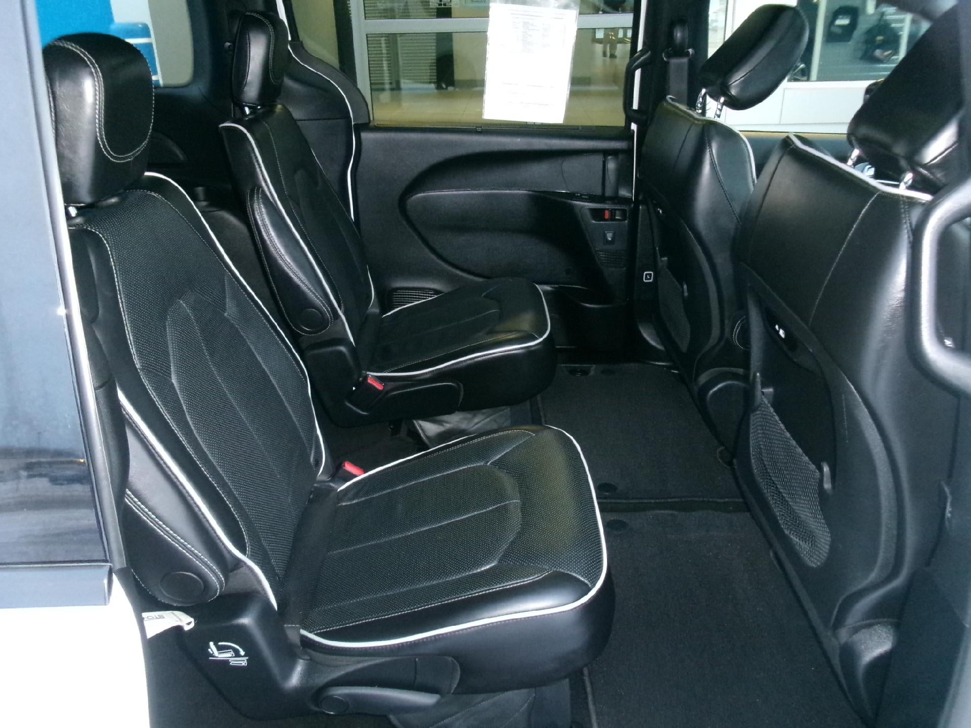 2025 Chrysler Pacifica Limited FWD