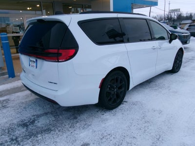 2025 Chrysler Pacifica Limited FWD