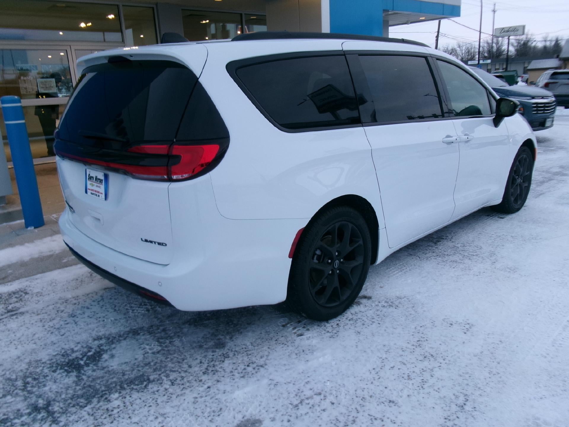 2025 Chrysler Pacifica Limited FWD