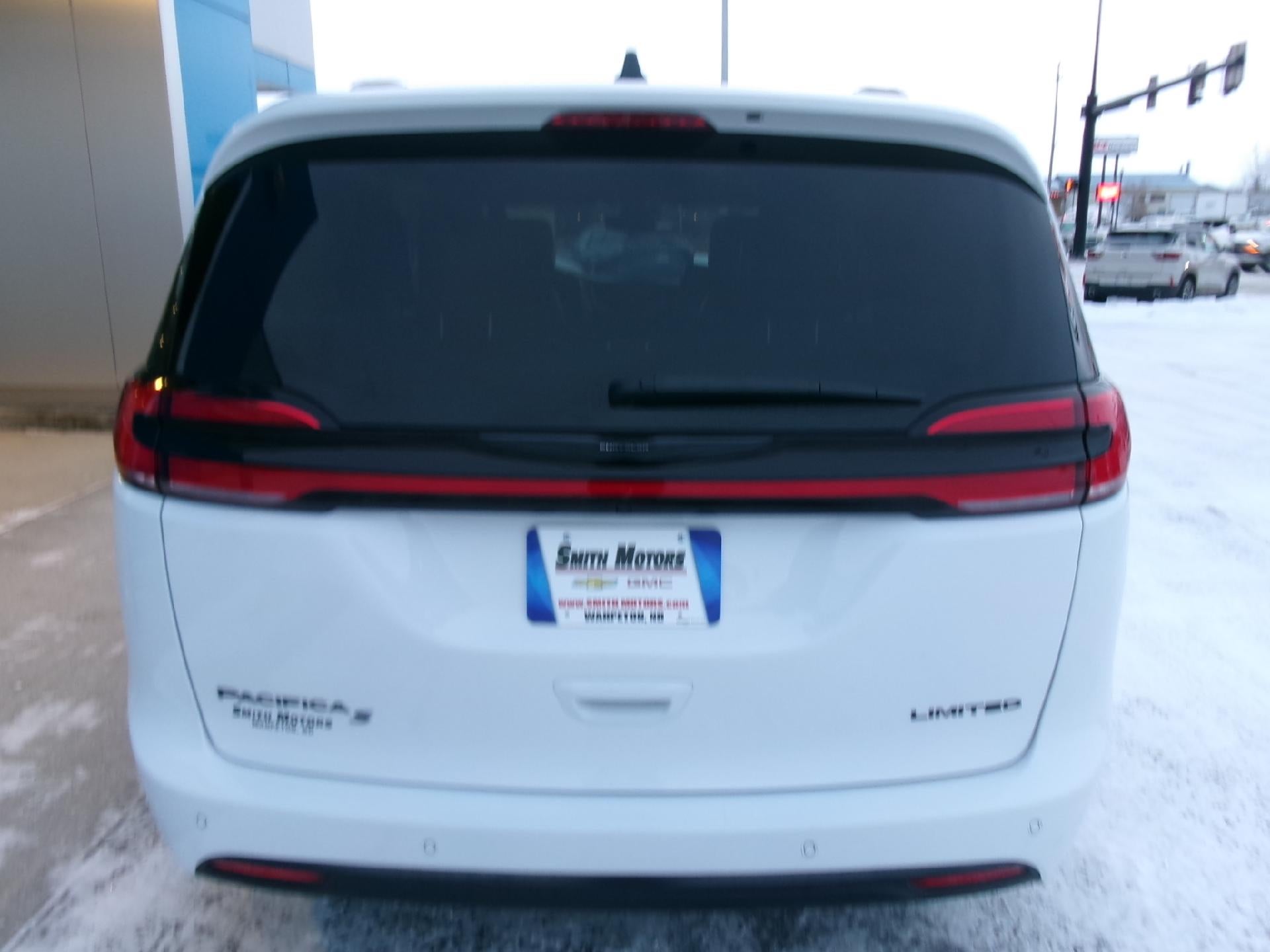 2025 Chrysler Pacifica Limited FWD