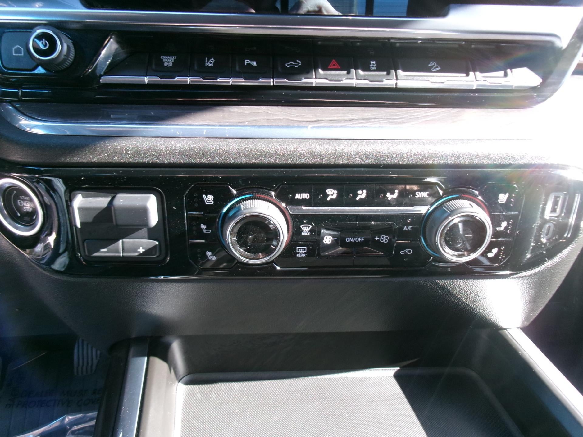 2024 Chevrolet Silverado 3500 HD Crew Cab Standard Box 4-Wheel Drive LTZ