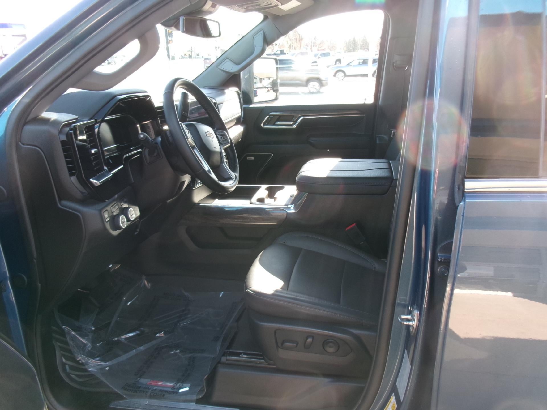 2024 Chevrolet Silverado 3500 HD Crew Cab Standard Box 4-Wheel Drive LTZ