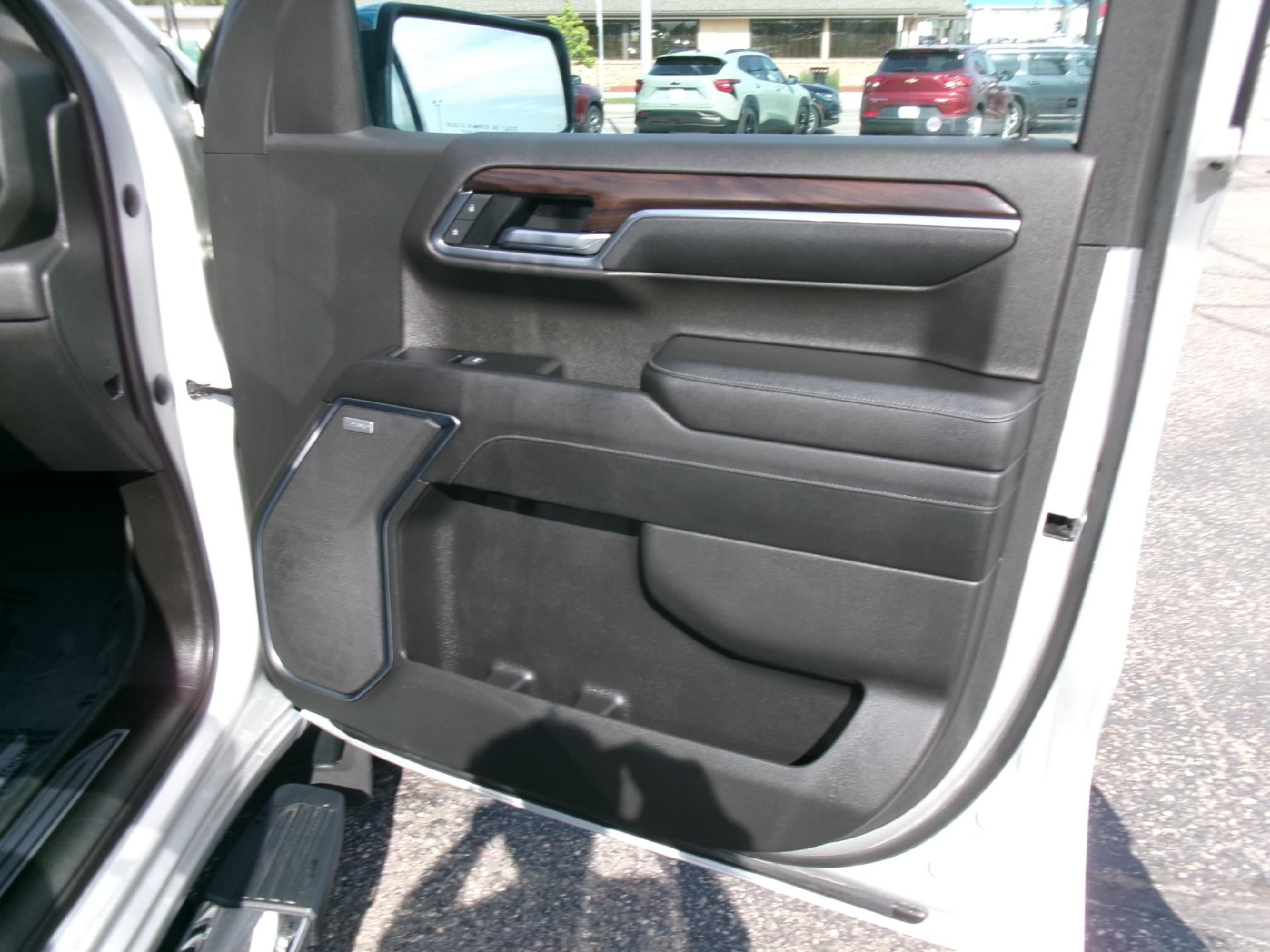 2022 GMC Sierra 1500 Crew Cab Short Box 4-Wheel Drive SLT