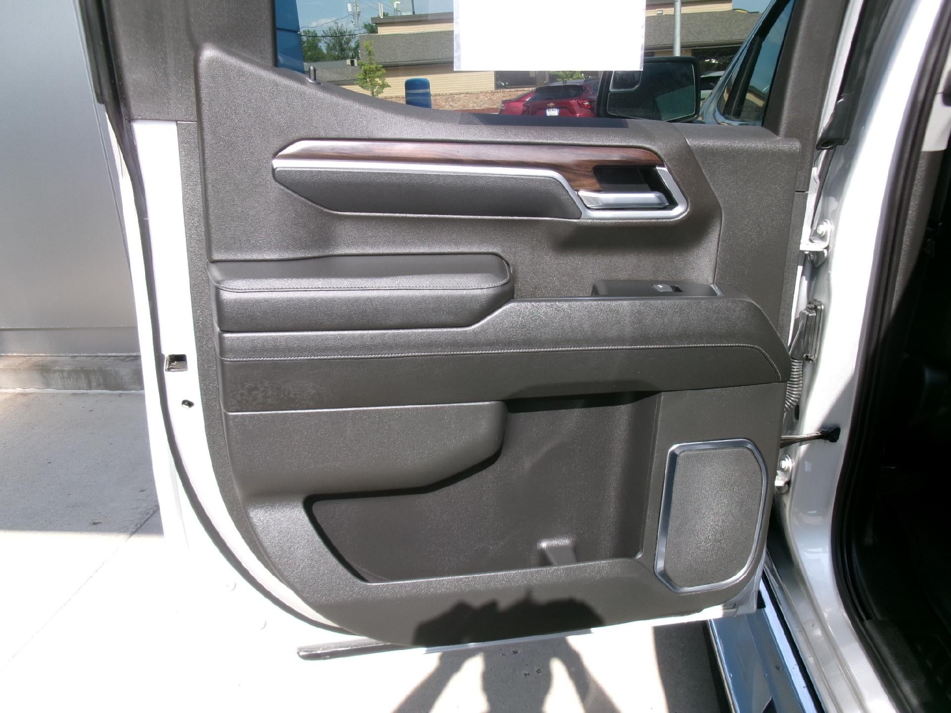 2022 GMC Sierra 1500 Crew Cab Short Box 4-Wheel Drive SLT