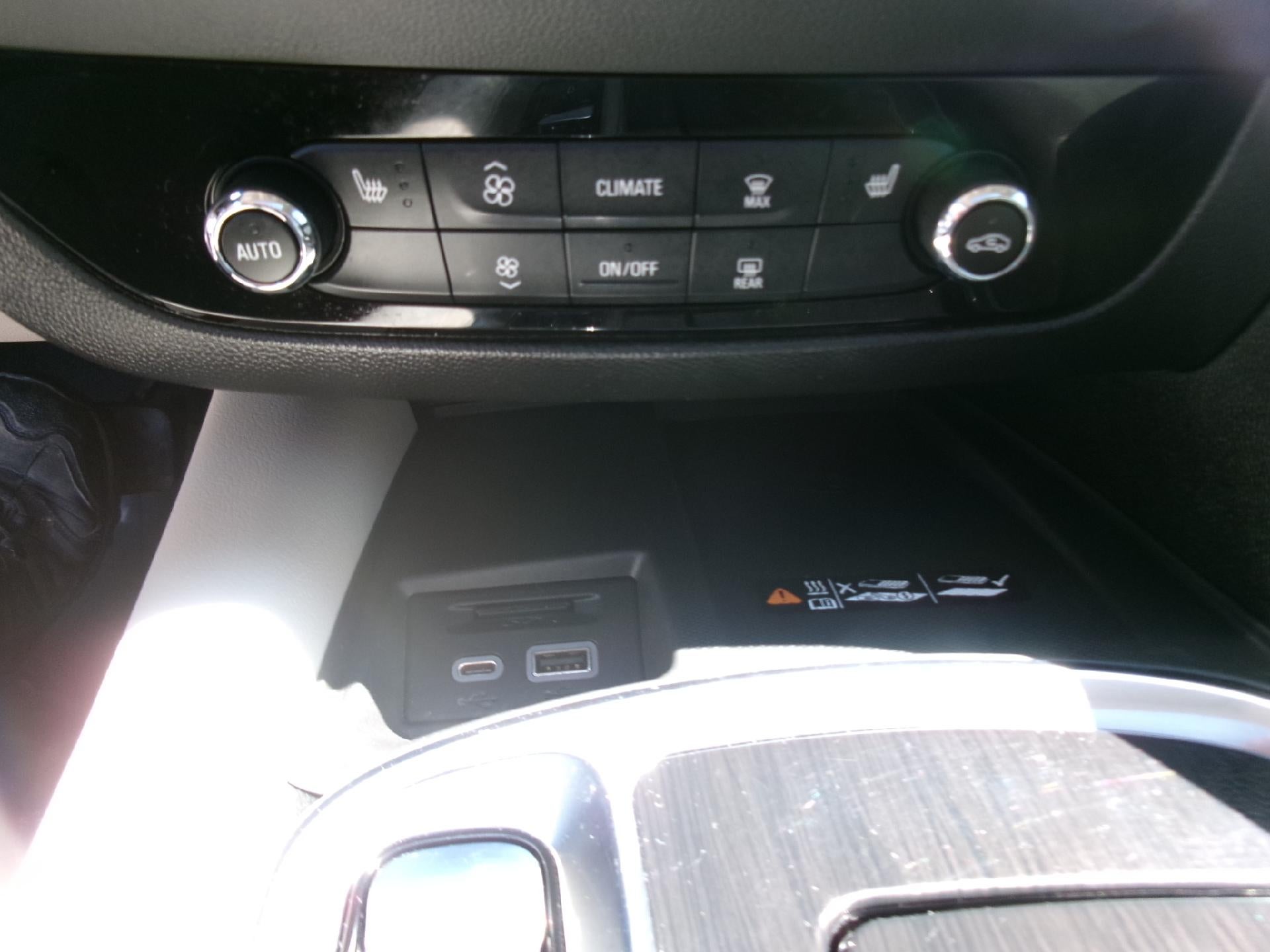 2023 Buick Enclave Essence AWD