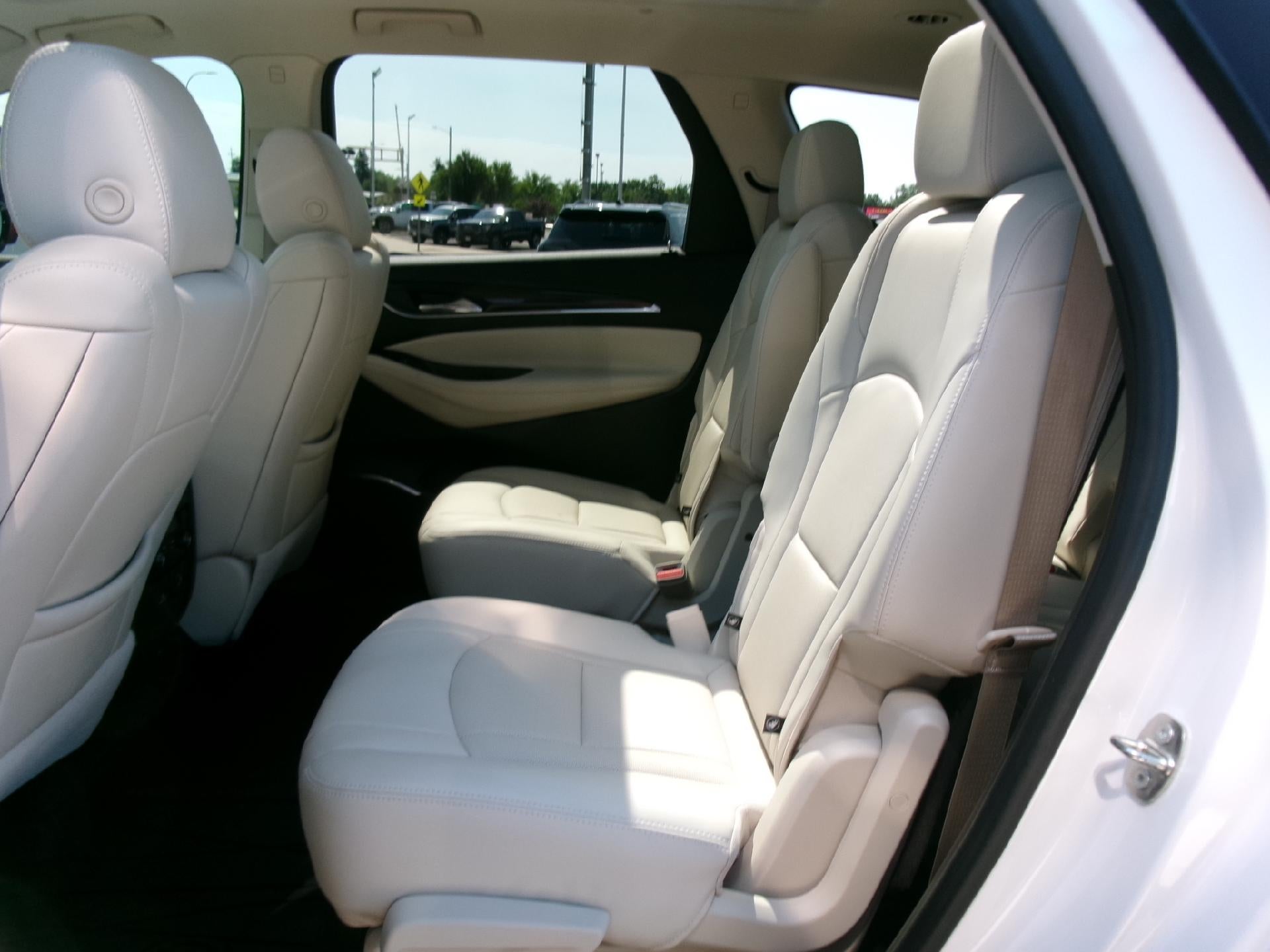 2023 Buick Enclave Essence AWD