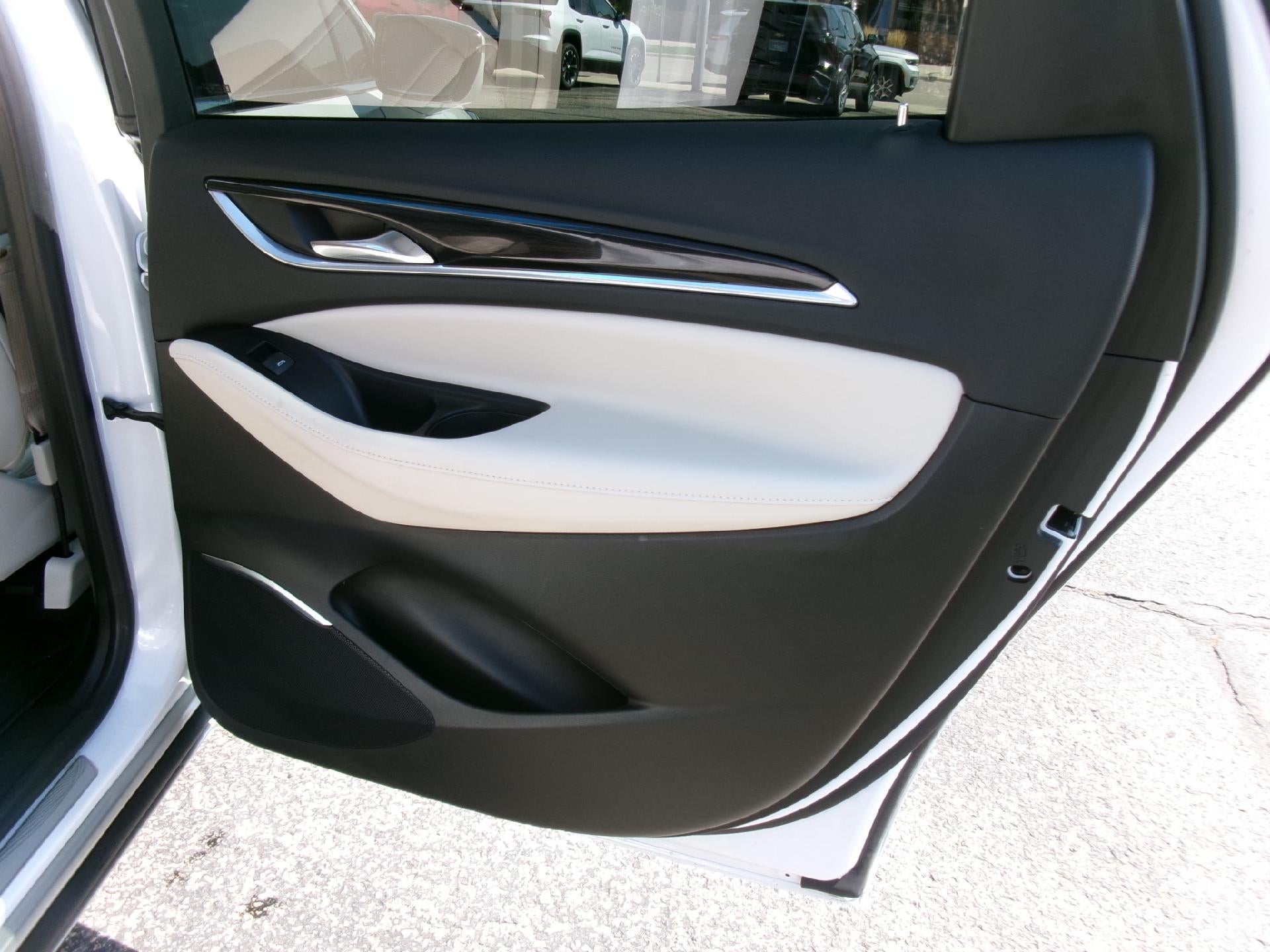 2023 Buick Enclave Essence AWD