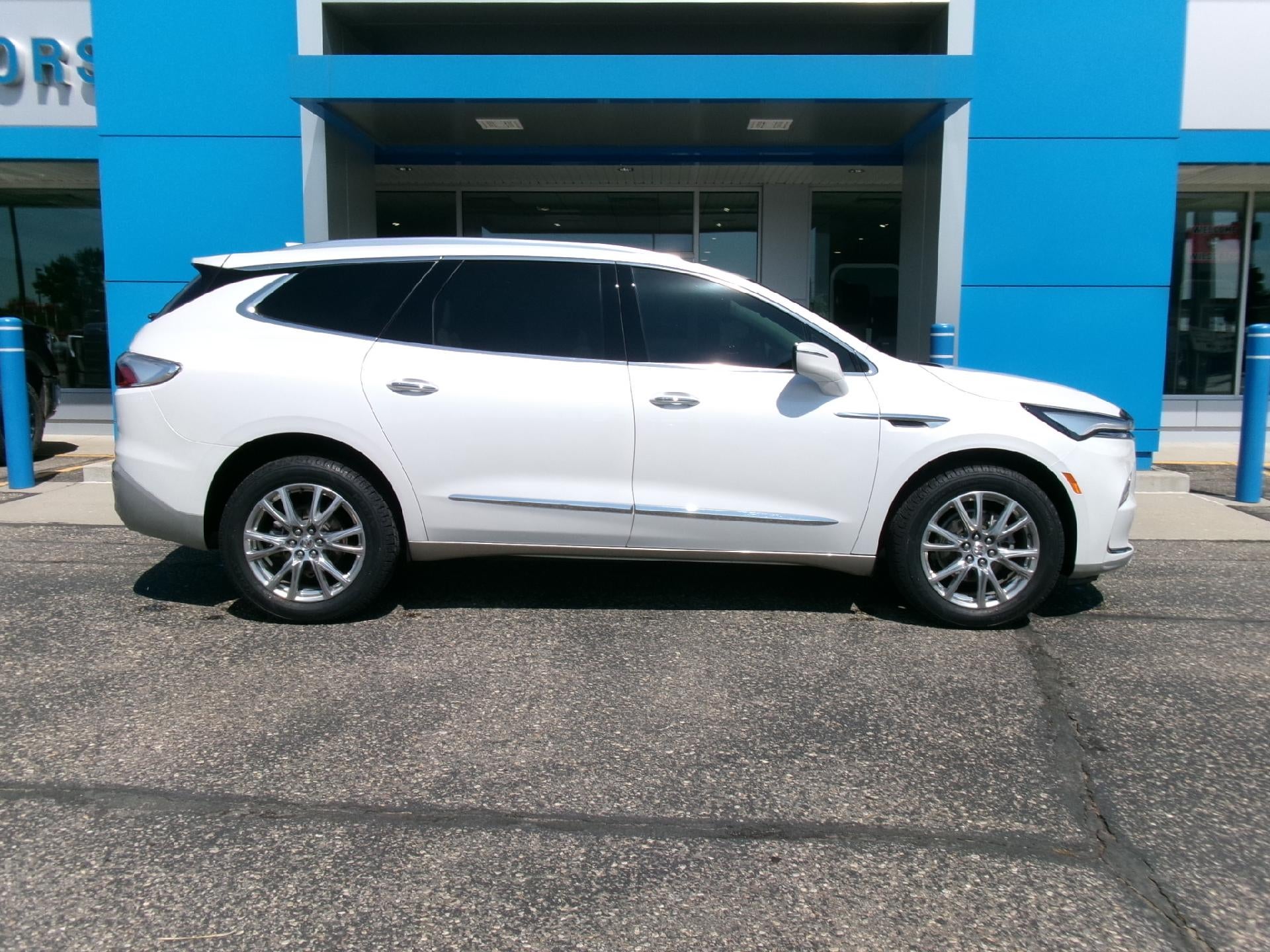 2023 Buick Enclave Essence AWD